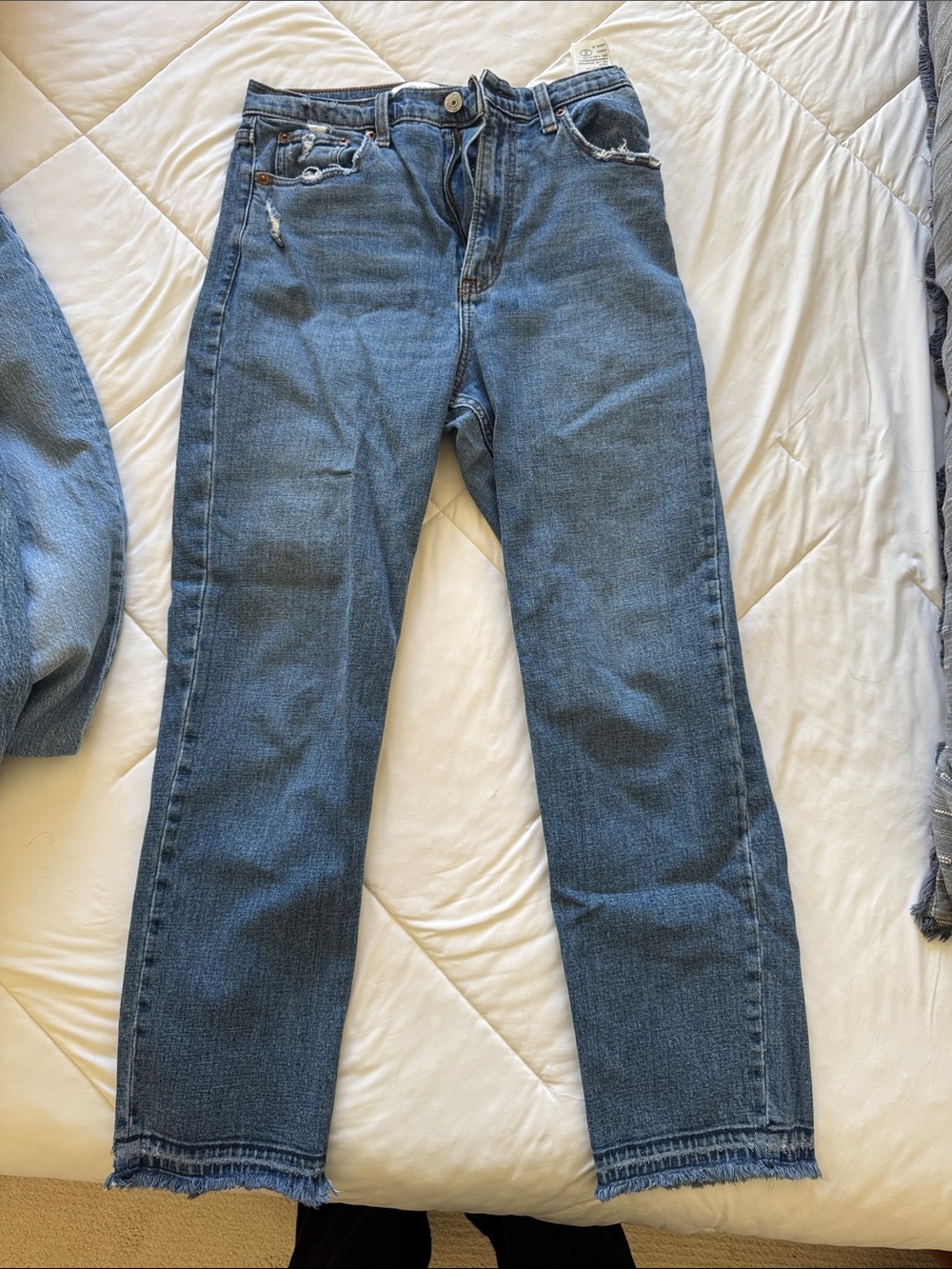 Abercrombie & Fitch ultra high Rise Ankle Straight